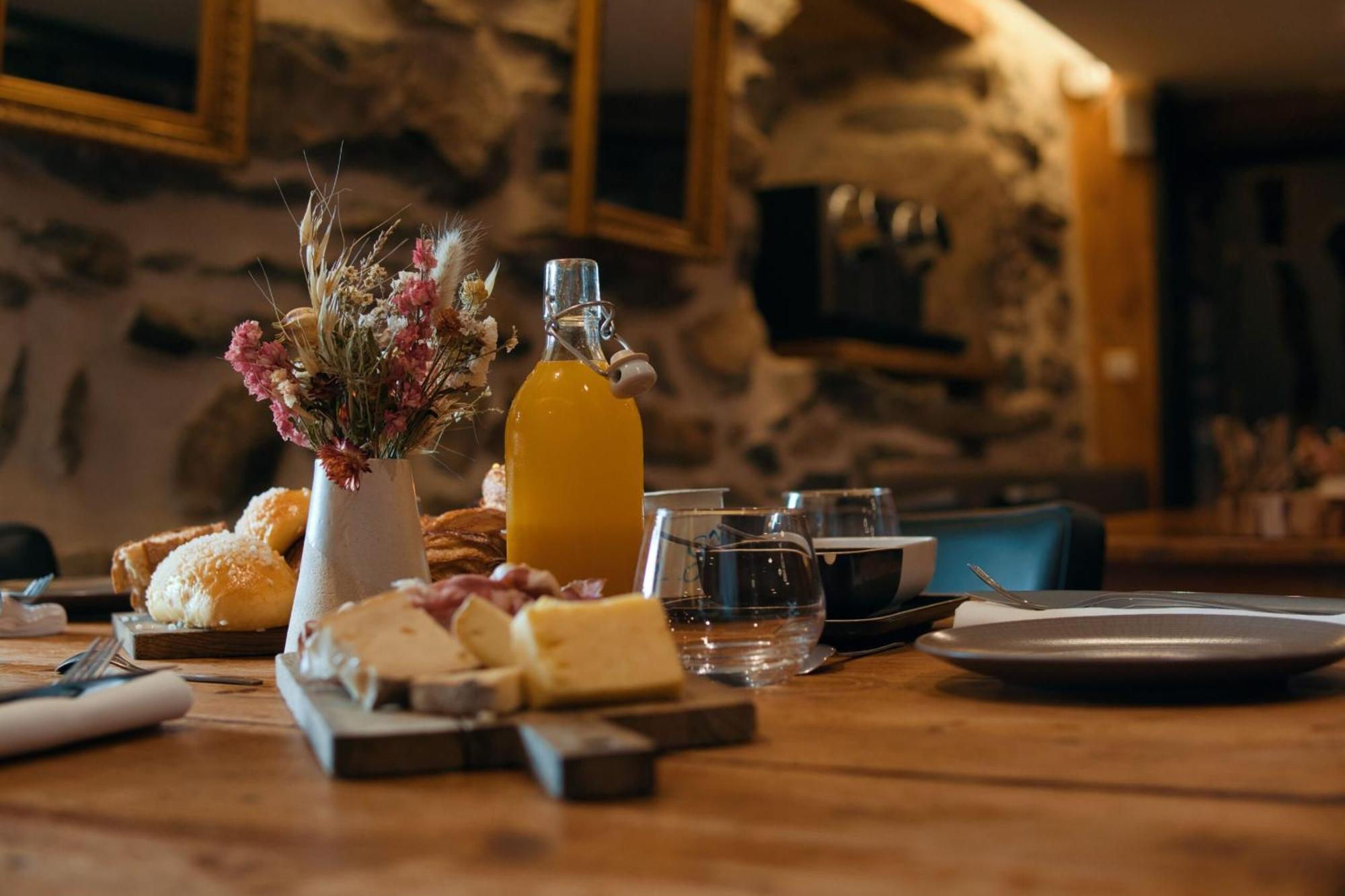 La Ferme Du Bien-Etre Bed & Breakfast Saint-Julien-Chapteuil Exterior photo